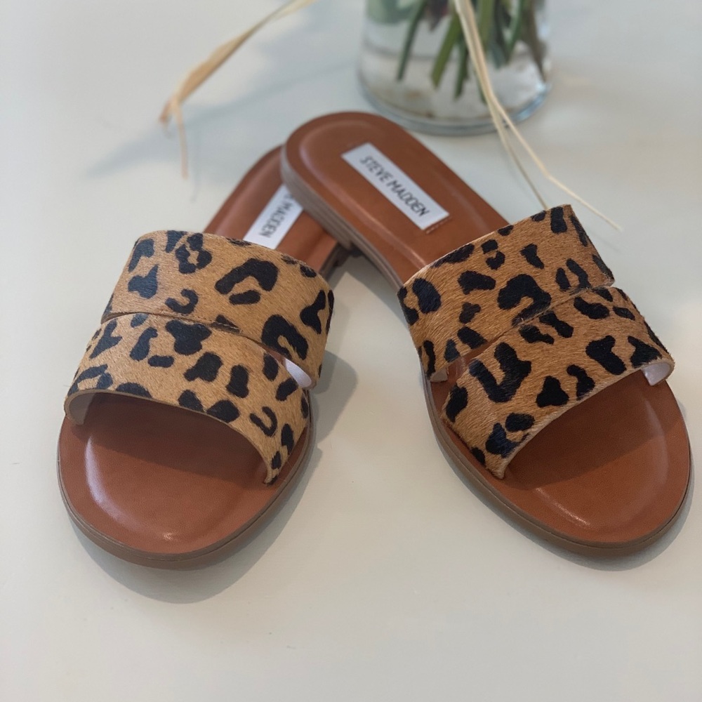Size 8, Steve Madden Slide Sandal In Leopard